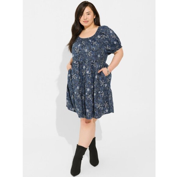 NWT Torrid 1 Mini Chambray Puff Sleeve Smocked Dress 1X 14 16 - Picture 2 of 12